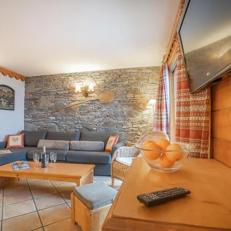 Apartment Ecrin Des Neiges - Val Claret-1 By Interhome