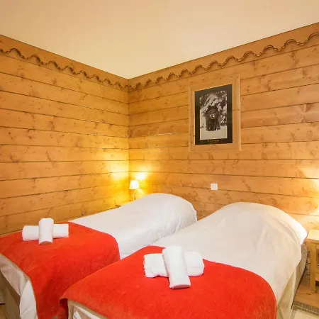 Apartment Ecrin Des Neiges - Val Claret-1 By Interhome